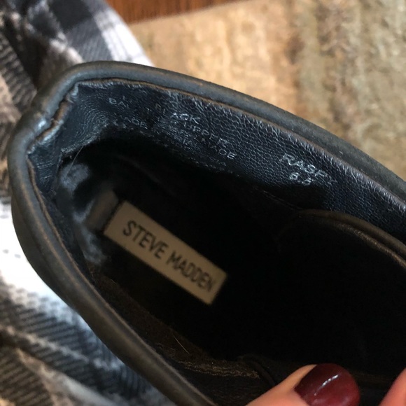 Steve Madden lace up Raspy booties - Picture 8 of 8